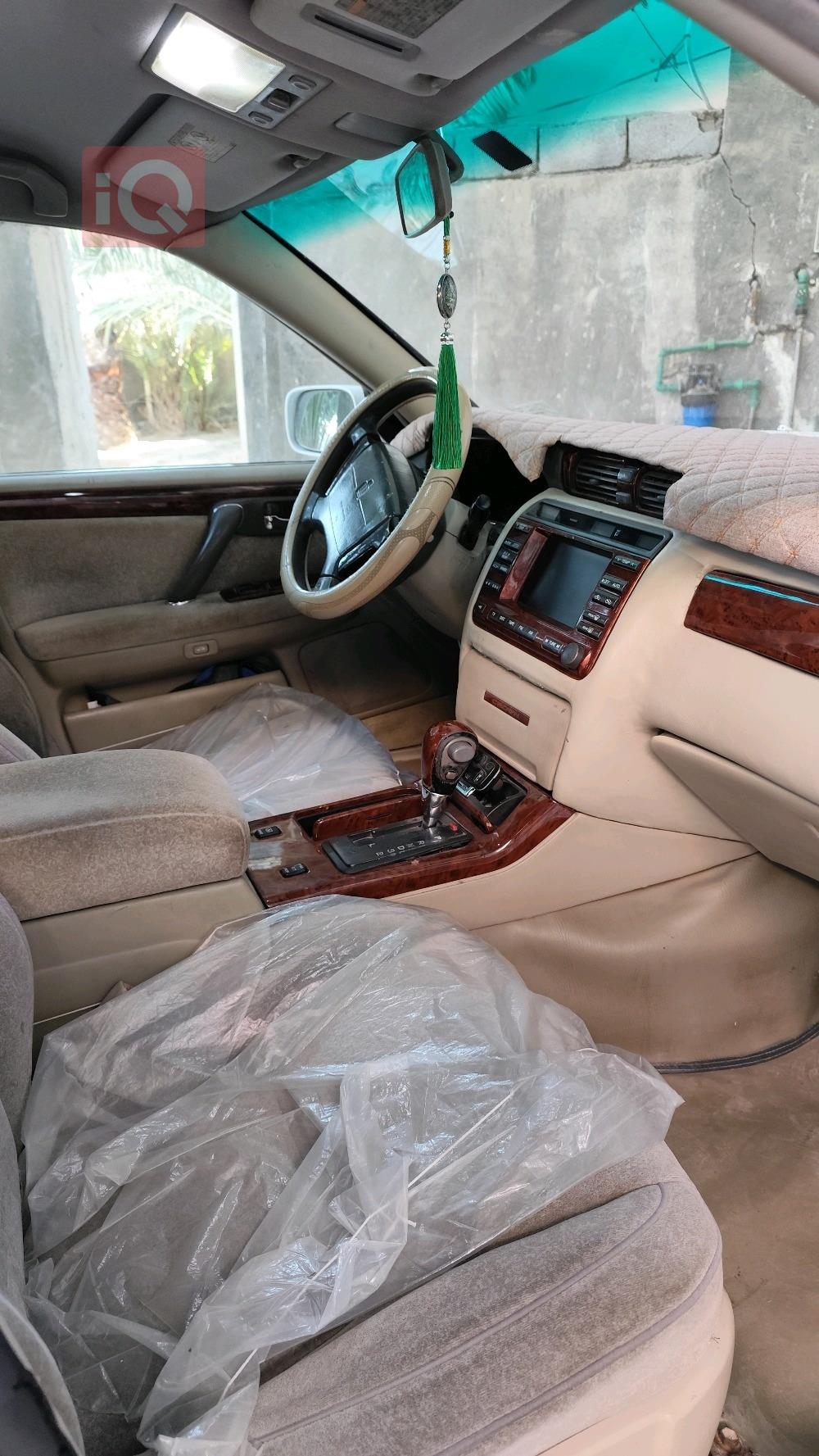 تۆیۆتا کراون